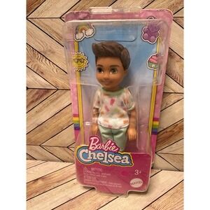 Barbie Club Chelsea Boy Brunette Gummy Bear Shirt HGT06